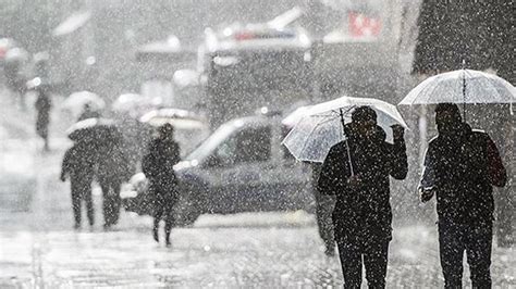 M­e­t­e­o­r­o­l­o­j­i­­d­e­n­ ­İ­s­t­a­n­b­u­l­ ­i­ç­i­n­ ­s­o­n­ ­d­a­k­i­k­a­ ­y­a­ğ­ı­ş­ ­u­y­a­r­ı­s­ı­